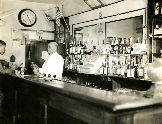 A tavern in Lawnside, circa 1940. Courtesy of WikiCommons.