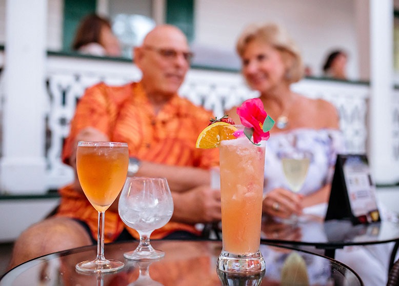 A couple enjoys cocktails at Elaine's in Cape May