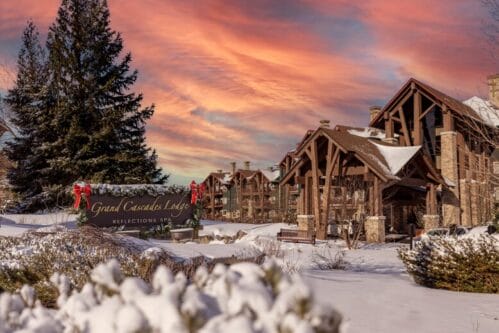 Grand Cascades Lodge at Crystal Springs Resort in Hamburg