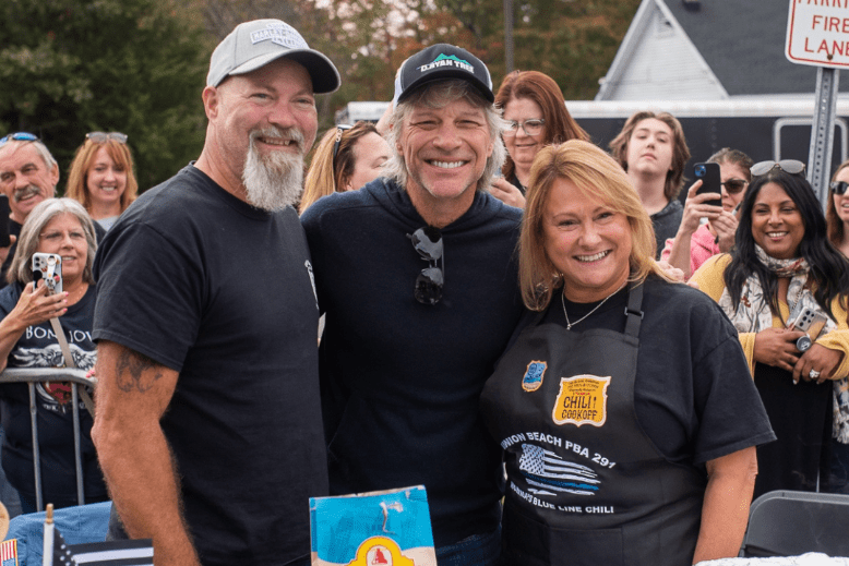 Jon Bon Jovi with the first-place winners of last year's Chili Cookoff, who are members of Union Beach PBA Local 291.