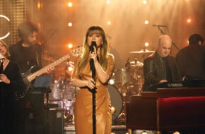 Kelly Clarkson performing