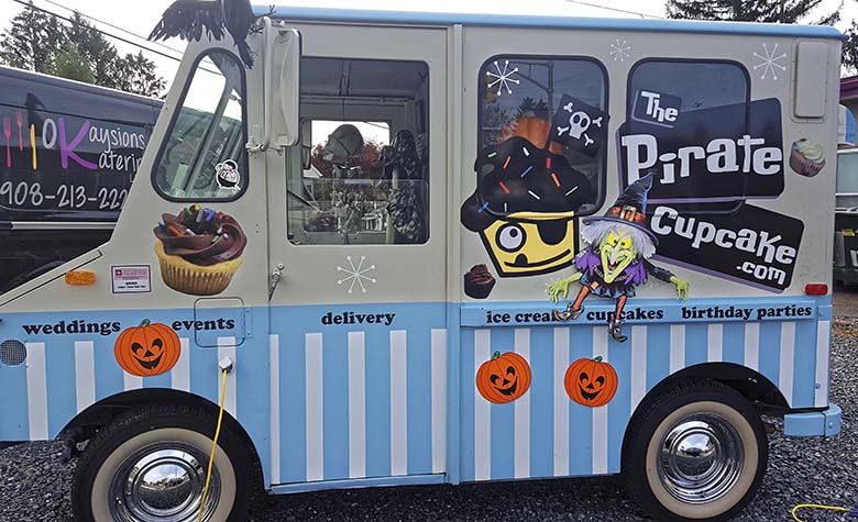 The piratecupcake.com food truck. Photo: Suzanne Zimmer Lowery