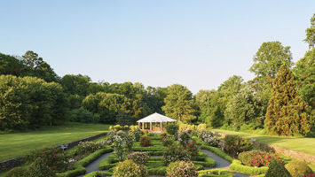 Deep Cut Garden’s lovely rose garden is a popular draw. It was designed in the early 1930s, commissioned by crime boss Vito Genovese, and features Mount Vesuvius rockery, reminiscent of his native Italy.