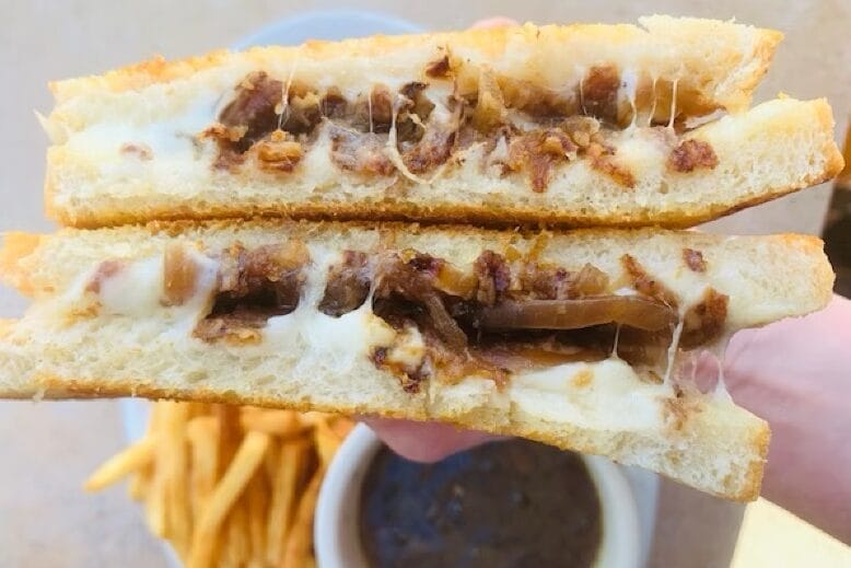Bordentown’s HOB Tavern: A Cozy Neighborhood Hangout Locals Love