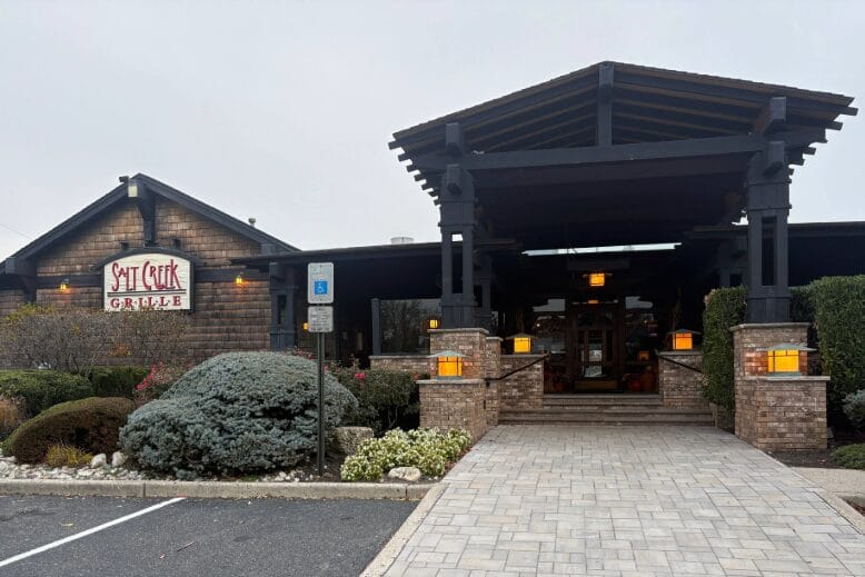 Exterior of Salt Creek Grille in Rumson, New Jersey