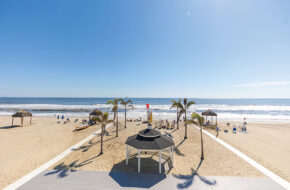 Surfrider Beach Club