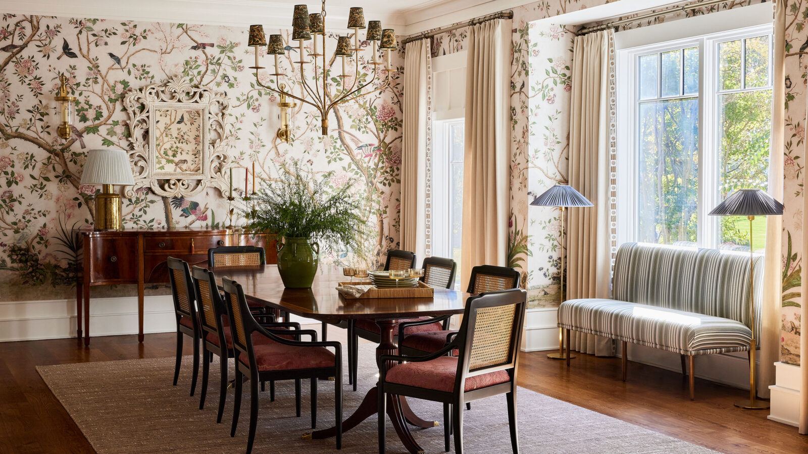 A dining room by ASID allied member Katie Lindquist of Katie Lindquist Interiors.