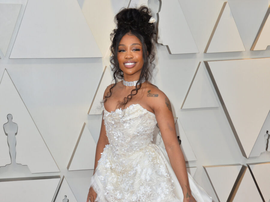 SZA Says She Loves ‘Every Corner of Jersey’ as She’s Inducted Into NJ Hall of Fame