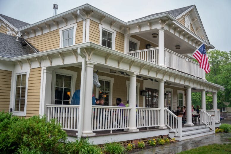 Exterior of the Gladstone Tavern