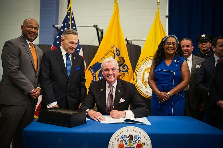 Governor Murphy signs legislation on licensing