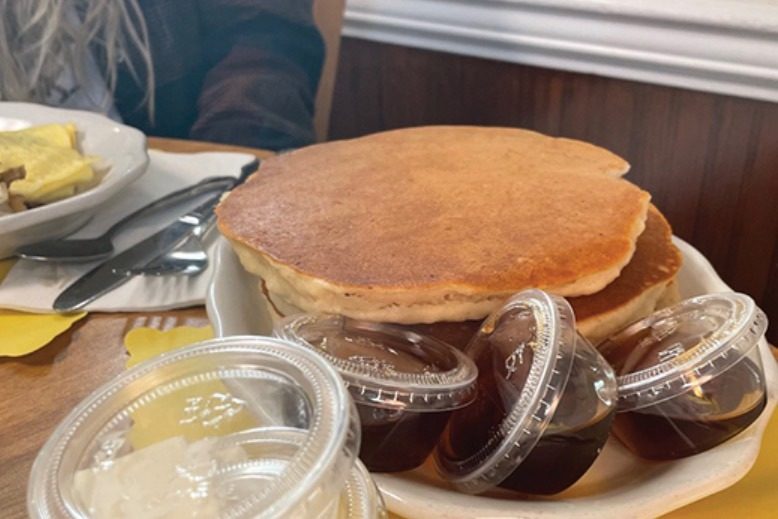 Breakfast is served daily at this rustic Barnegat café.