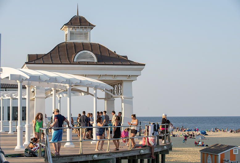 Exploring Long Branch: History, Hot Dogs and Oceanfront Indulgences